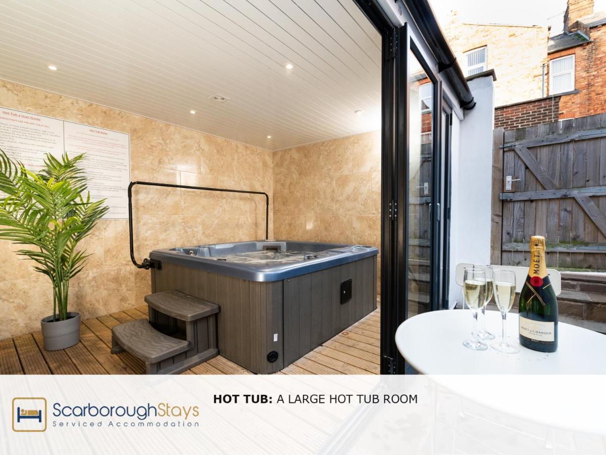 Scarborough Stays - Luxury Townhouse Ideal For Large Groups - Hot Tub Exterior photo